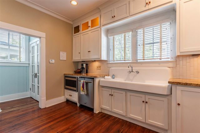 801 13th Street, Galveston, TX 77550