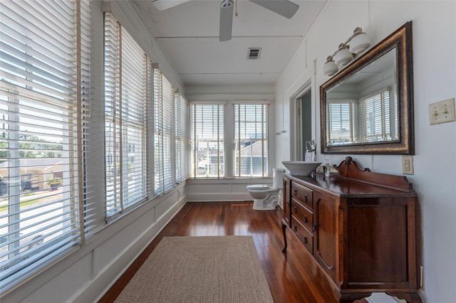 801 13th Street, Galveston, TX 77550