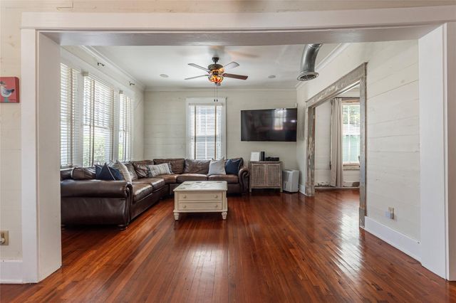 801 13th Street, Galveston, TX 77550