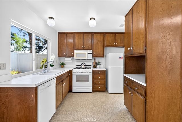 25102 La Suen Road, Laguna Hills, CA 92653