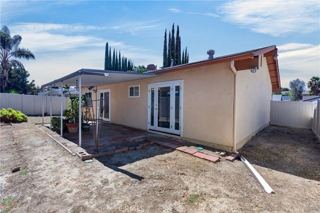 25102 La Suen Road, Laguna Hills, CA 92653