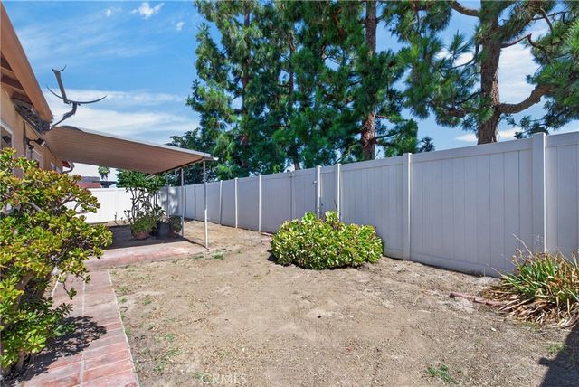 25102 La Suen Road, Laguna Hills, CA 92653