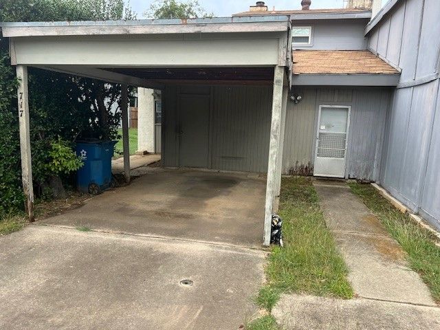 717 Cain Street, Lake Dallas, TX 75065