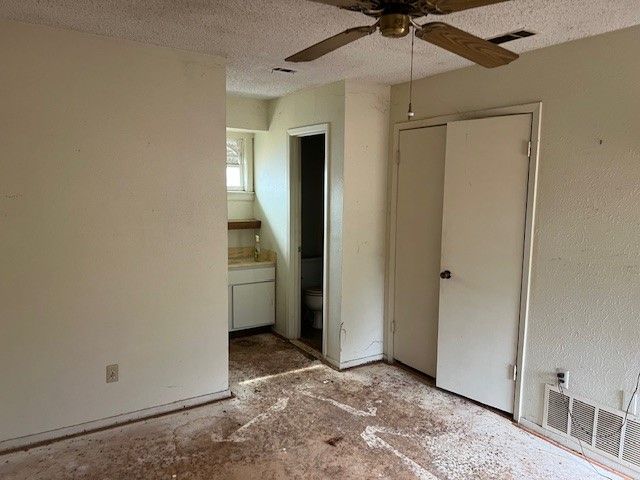 717 Cain Street, Lake Dallas, TX 75065