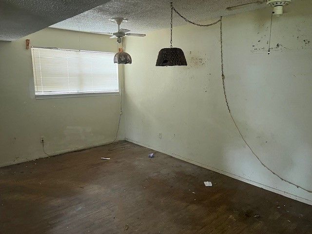 717 Cain Street, Lake Dallas, TX 75065