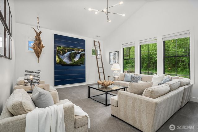 4233 E Lake Sammamish Shore Lane SE, Sammamish, WA 98075