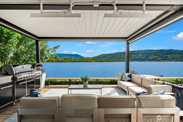 4233 E Lake Sammamish Shore Lane SE, Sammamish, WA 98075