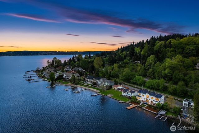 4233 E Lake Sammamish Shore Lane SE, Sammamish, WA 98075