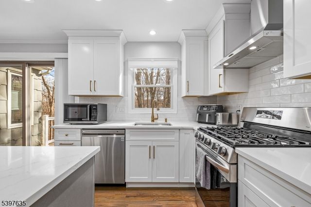 22 Stockade Rd, Warren Twp., NJ 07059