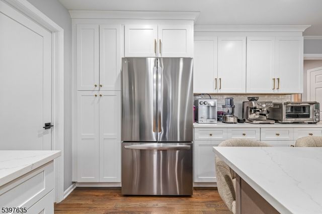 22 Stockade Rd, Warren Twp., NJ 07059