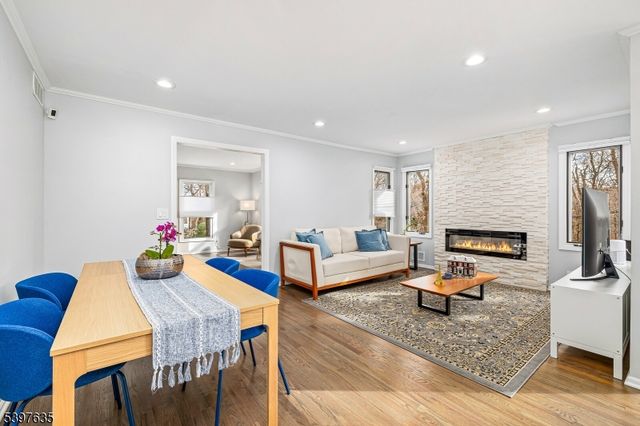 22 Stockade Rd, Warren Twp., NJ 07059