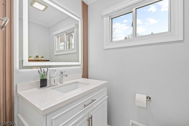 22 Stockade Rd, Warren Twp., NJ 07059