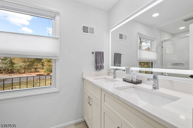 22 Stockade Rd, Warren Twp., NJ 07059