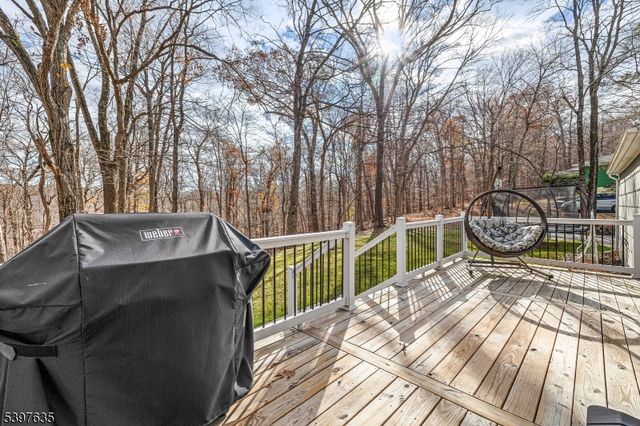 22 Stockade Rd, Warren Twp., NJ 07059