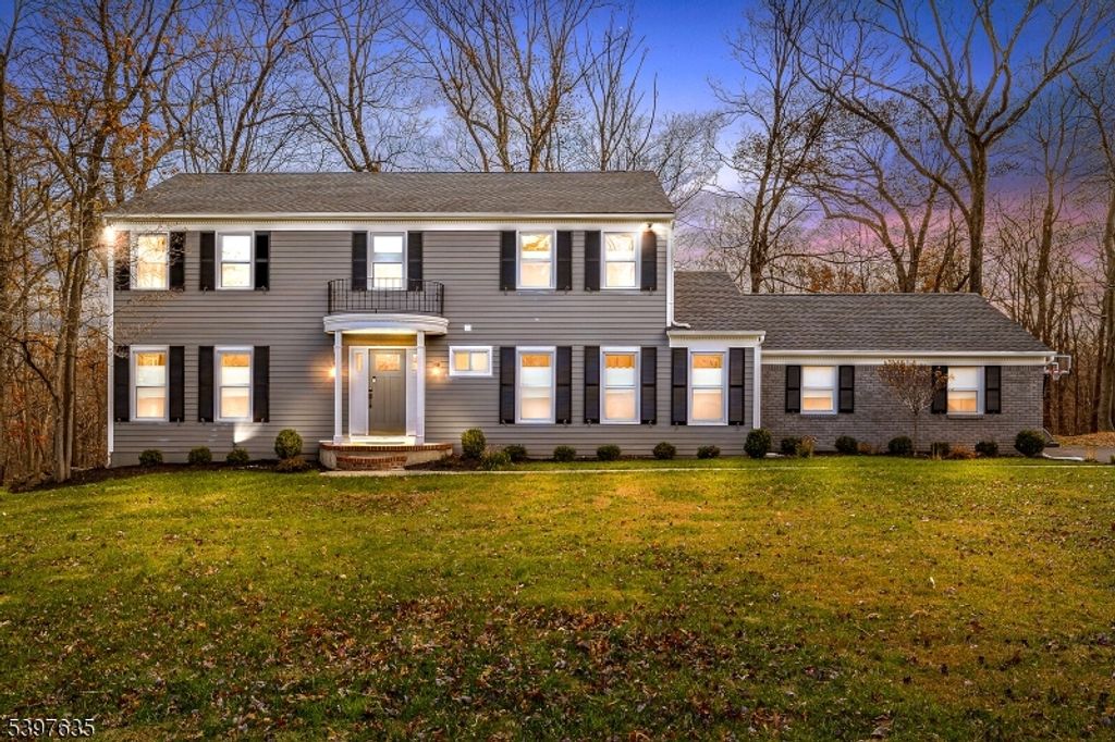 22 Stockade Rd, Warren Twp., NJ 07059