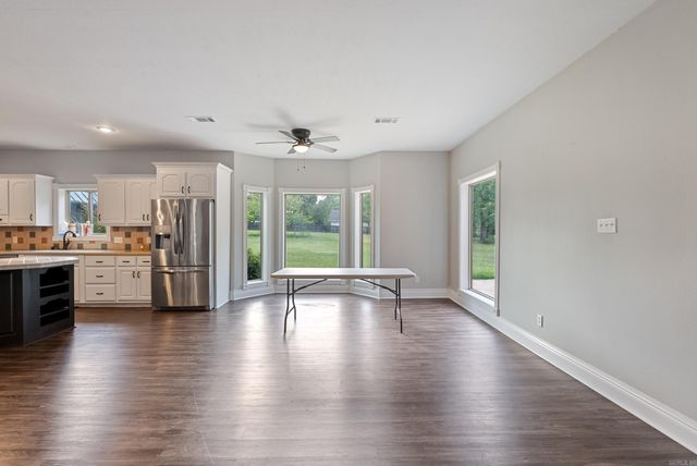 100 Plantation Ln, Batesville, AR 72501