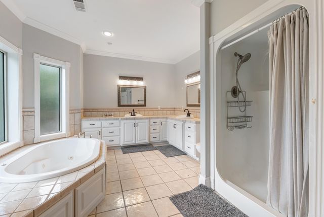 100 Plantation Ln, Batesville, AR 72501