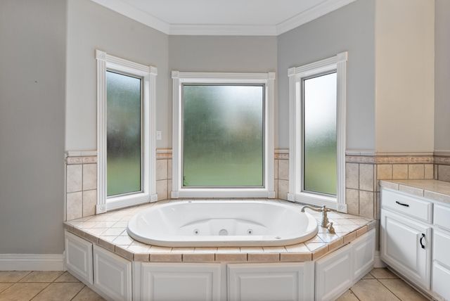 100 Plantation Ln, Batesville, AR 72501