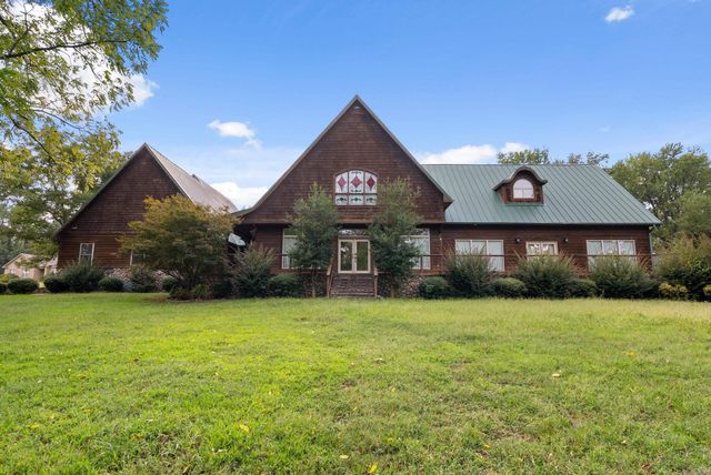 100 Plantation Ln, Batesville, AR 72501