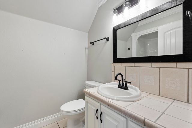 100 Plantation Ln, Batesville, AR 72501