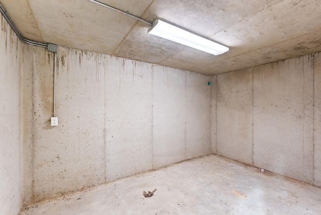 100 Plantation Ln, Batesville, AR 72501