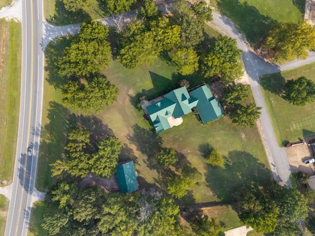 100 Plantation Ln, Batesville, AR 72501