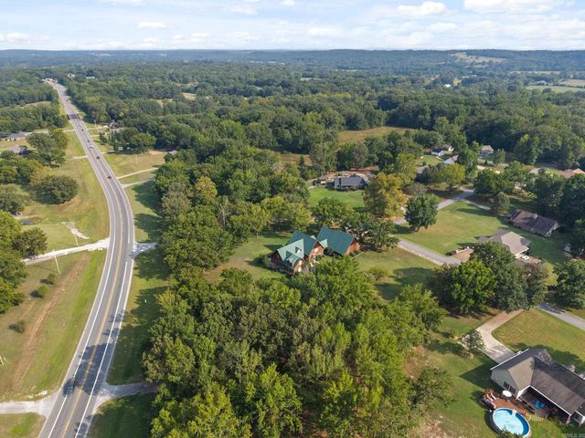 100 Plantation Ln, Batesville, AR 72501