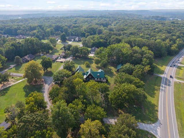 100 Plantation Ln, Batesville, AR 72501