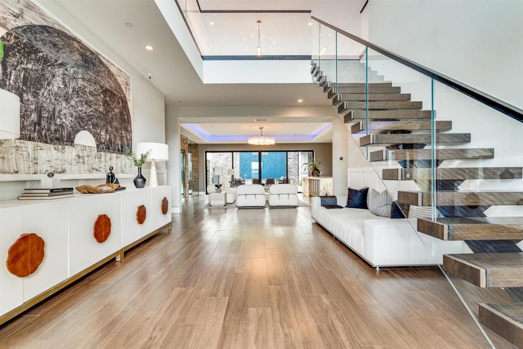 6389 Castejon, La Jolla, CA 92037 — photo 3
