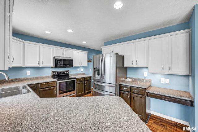 610 S BRECKENRIDGE Drive, Dunlap, IL 61525