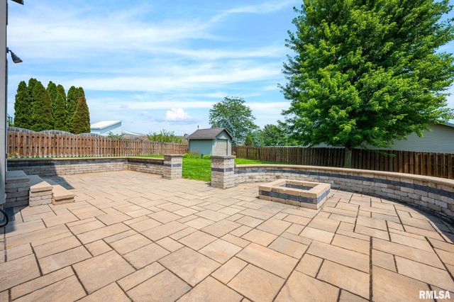 610 S BRECKENRIDGE Drive, Dunlap, IL 61525