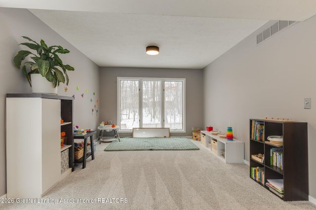 6101 Oak Park Trail, Haslett, MI 48840