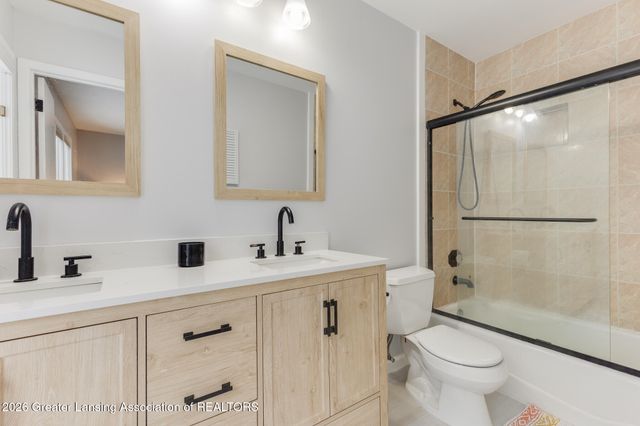 6101 Oak Park Trail, Haslett, MI 48840