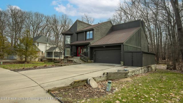 6101 Oak Park Trail, Haslett, MI 48840