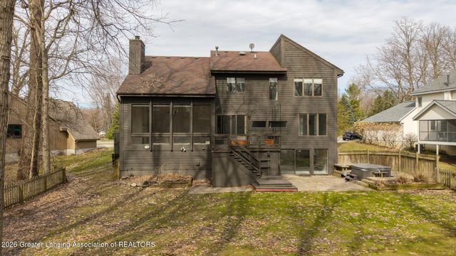 6101 Oak Park Trail, Haslett, MI 48840