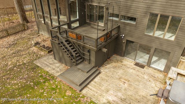6101 Oak Park Trail, Haslett, MI 48840