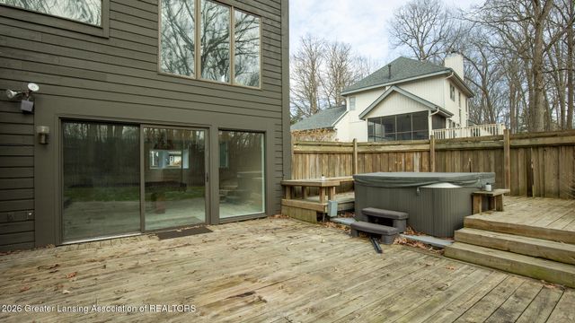 6101 Oak Park Trail, Haslett, MI 48840