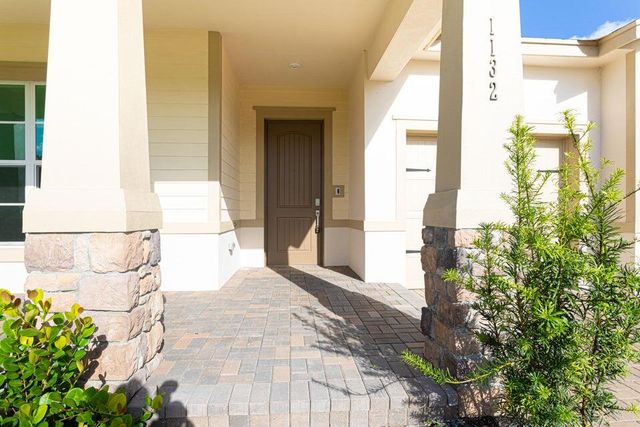 1132 Haywagon Trail, Loxahatchee, FL 33470