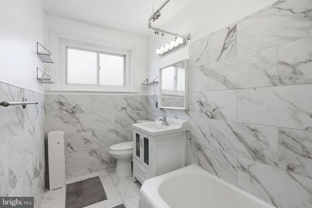 211 E POPLAR ST, Norristown, PA 19401