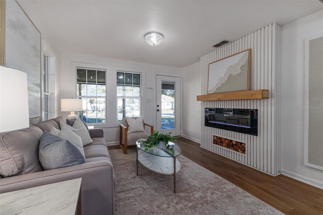 516 WALNUT STREET, Auburndale, FL 33823