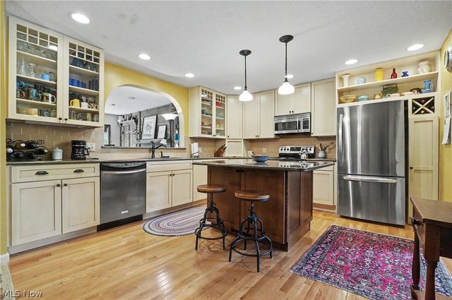 146 Habant Road, Amherst, OH 44001