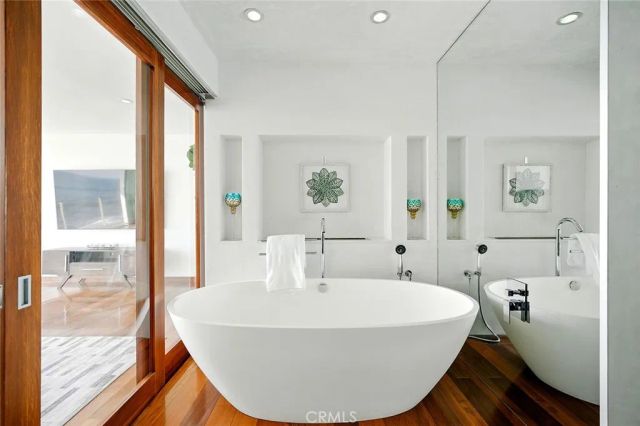 11892 Beach Club Way, Malibu, CA 90265