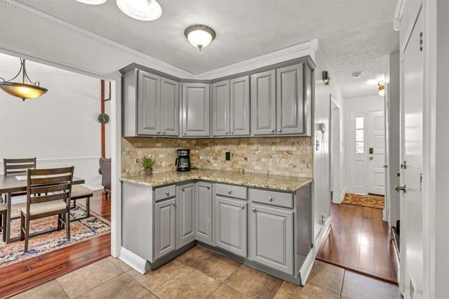 1763 Hearth Stone Circle, Lawrenceville, GA 30043