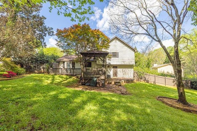 1763 Hearth Stone Circle, Lawrenceville, GA 30043