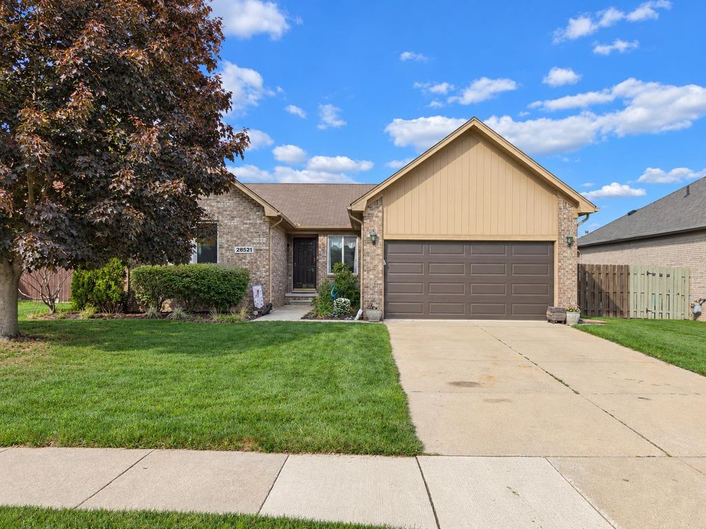 28521 Wales Drive, Chesterfield Twp, MI 48047