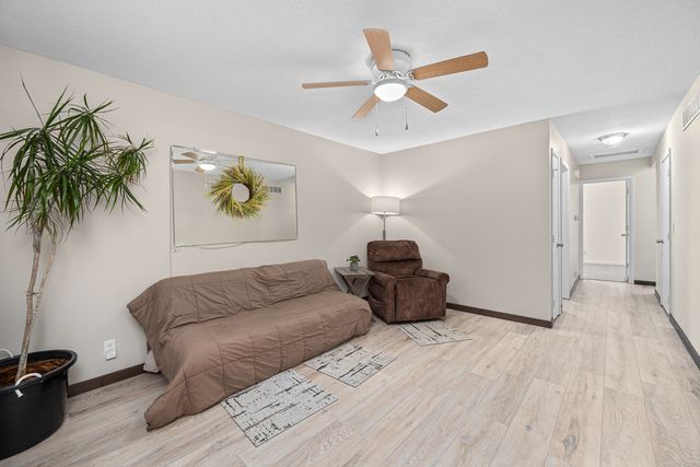 2544 Central Avenue, Bettendorf, IA 52722