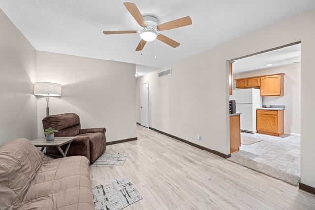 2544 Central Avenue, Bettendorf, IA 52722