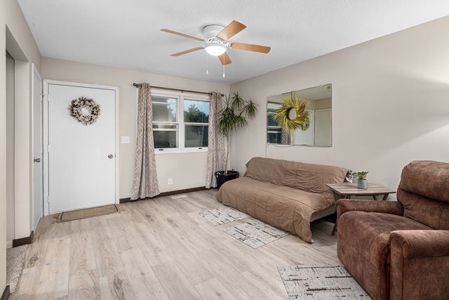 2544 Central Avenue, Bettendorf, IA 52722