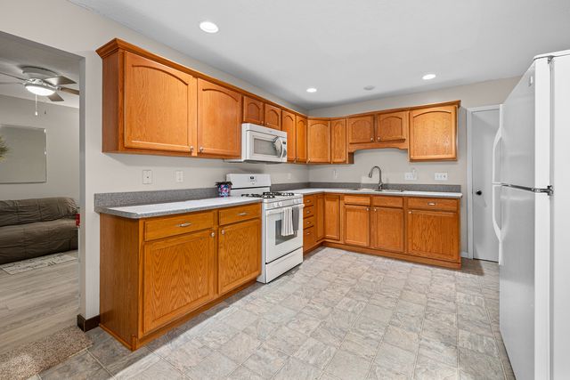2544 Central Avenue, Bettendorf, IA 52722