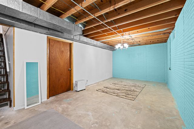 2544 Central Avenue, Bettendorf, IA 52722